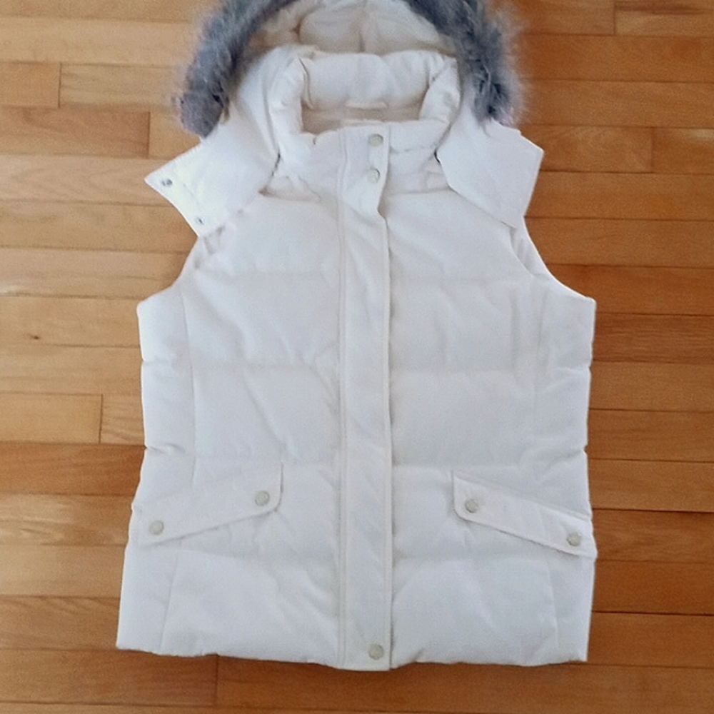 Talbots Woman's Medium Cream Vest With Removable Fur Trimmed Hood